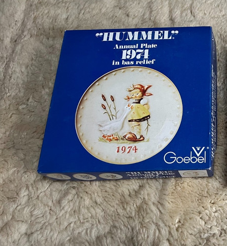 Hummel goebel annual plate - hummel,