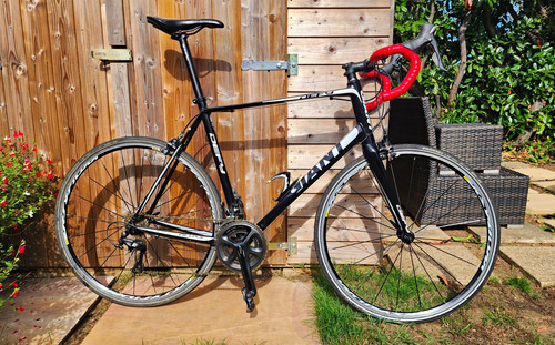 Giant defy road bike - -,
