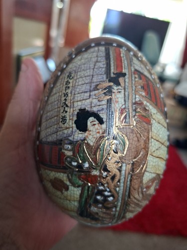 Satsuma ware egg shaped - egg, hand
