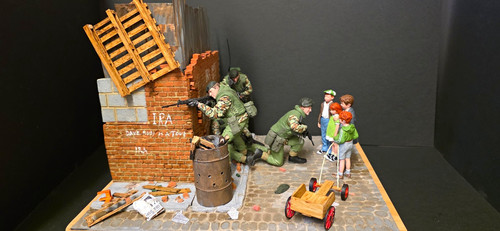 16th scale diorama - scale, 1970s