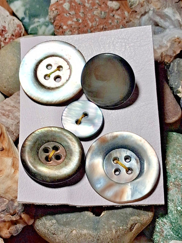 Recycled vintage buttons mp9 - vintage,