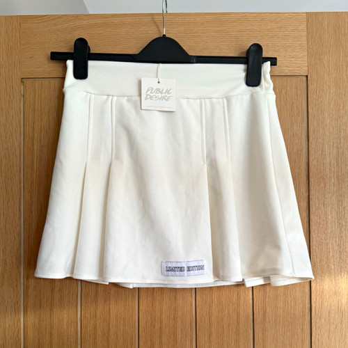 Public desire white - public,