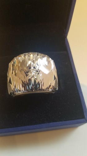 Stunning genuine swarovski - stunning,