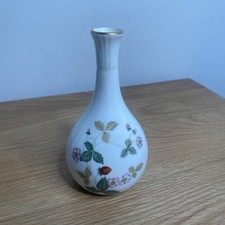 Wedgwood Wild Strawberry Bone