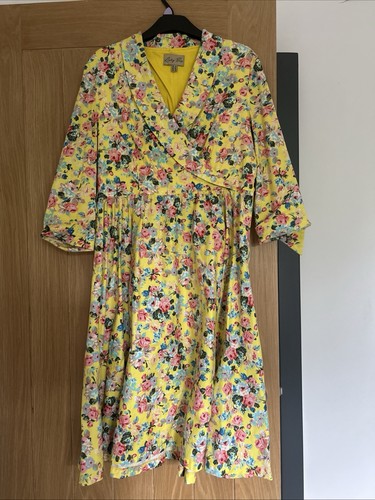 Beautiful yellow print lindy - print,