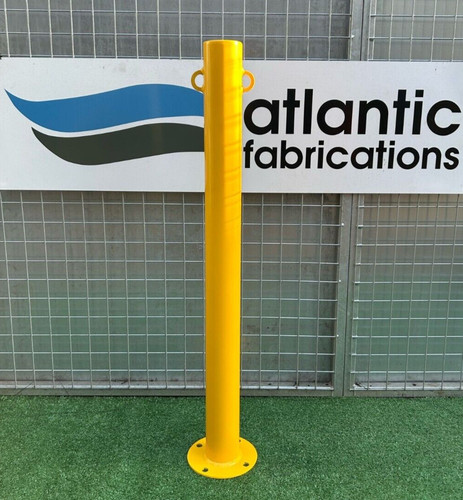 Steel chain link bollard bolt - chain, bollard,