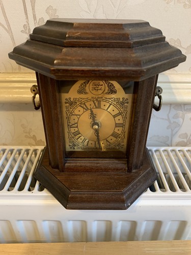 Vintage tempus fugit brass - fugit,