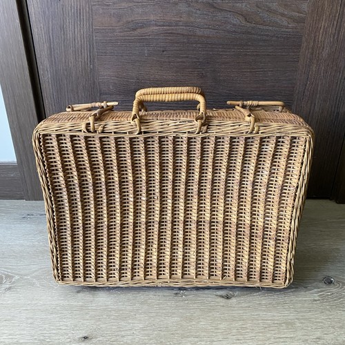 Vintage wicker picnic basket - wicker,