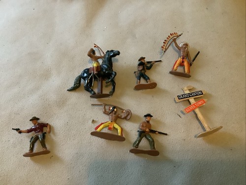 Lot vintage painted - of,