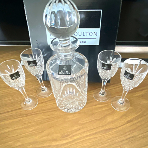 Royal doulton lead - royal,