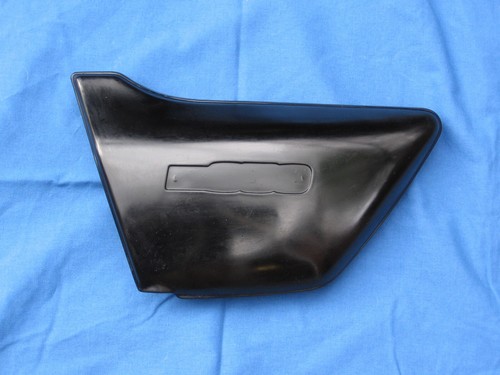 Z650 recessed badge - badge, lh
