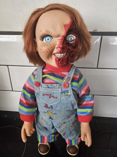 Mezco child play 3 - child’s,