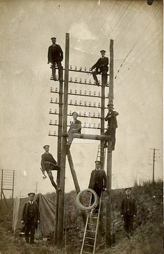 Men telegraph line - men, pole
