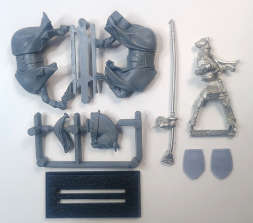 Bretonnian knight the realm - bretonnian,