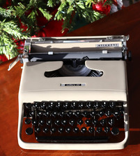 Olivetti Lettera 22 Portable