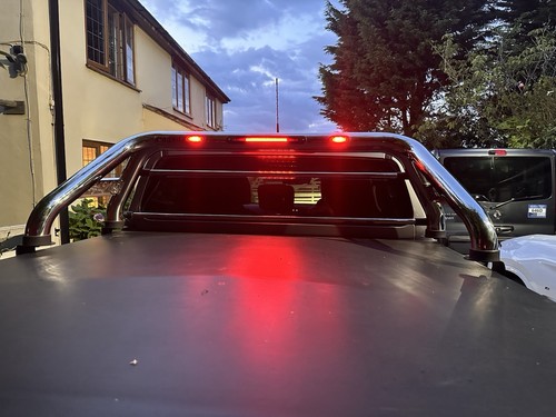 Nissan navara np300 - nissan,