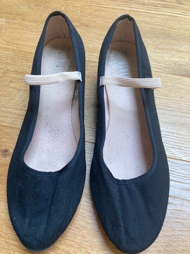 Bloch black canvas character