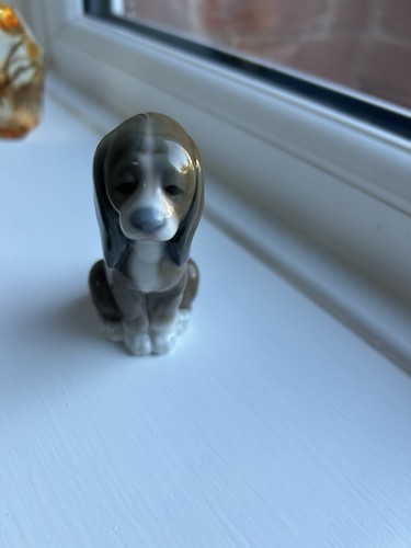 Lladro dog figure - dog,