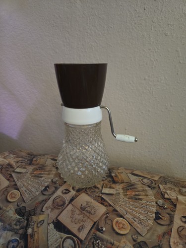 Vintage federal housewares nut