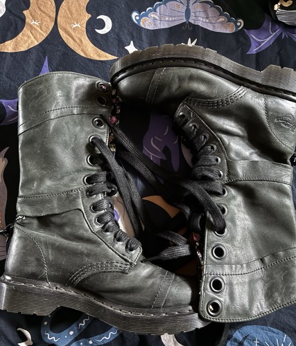 Martens triumph size 3 - size,