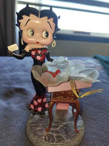 Rare betty boop figurine - rare,
