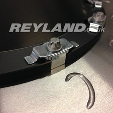 Floating disc anti rattle