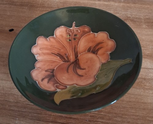 Moorcroft hibiscus pattern pin - moorcroft,