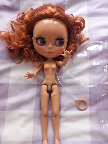 Blythe doll with hands tan - blythe,