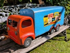 VINTAGE TRI-ANG PRESSED STEEL