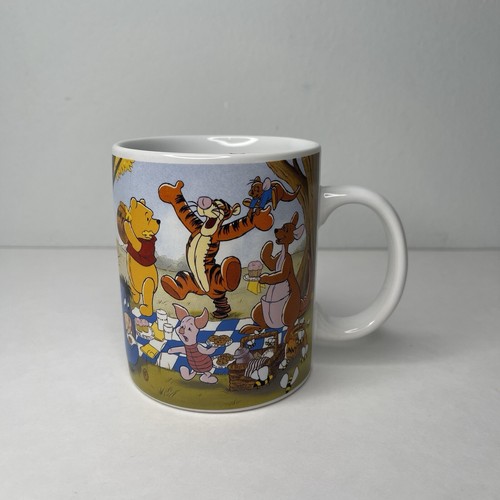 Walt disney pooh friends - pooh,