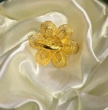 Stunning Flower Design 22ct