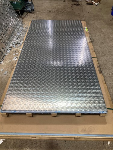 Aluminium chequer plate - plate, tread