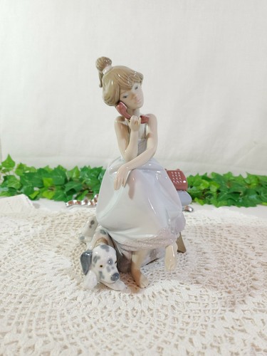 Lladro chit chat girl - girl, on