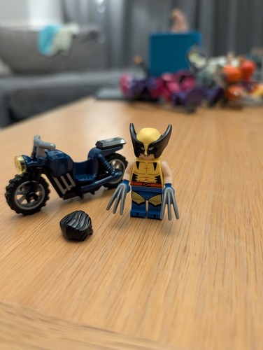 Lego wolverine mini figure - wolverine, and