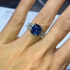 3.15 Ct Cushion Cut Blue