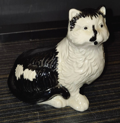 Wade 1990s work - cat, burslem