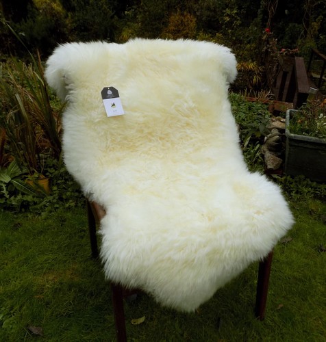 100 genuine sheepskin rug - 100%,