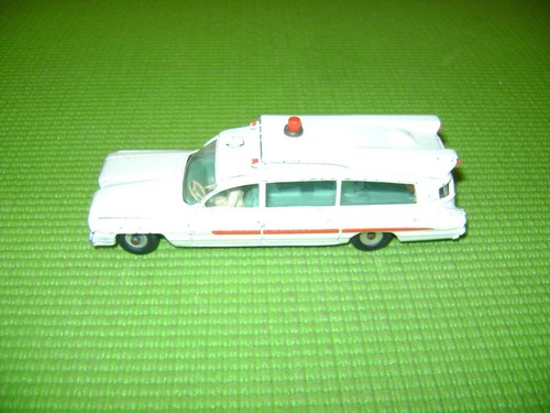Dinky toys 263 ambulance - dinky,