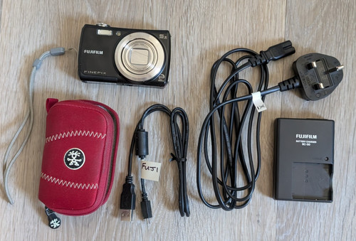 Fuji finepix f100 - finepix,
