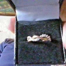 Elegant 9ct Gold CZ Welsh