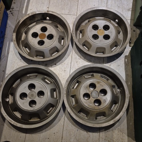 Triumph tr7 hub cap - , trim