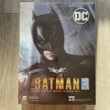 DC Comics The Dark Knight Trilogy Batman Statue & Figure Set 19.5 CM