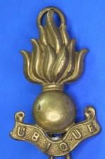 Royal Engineers Brass Ubique Collar Badge                  [32787]