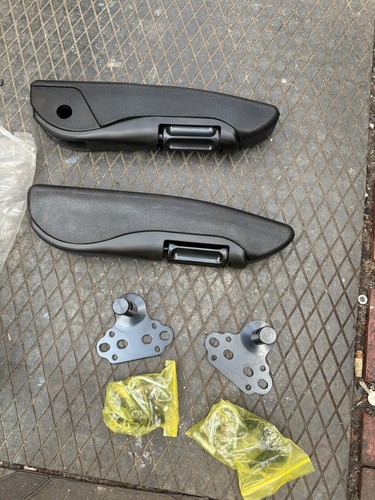 Captain seats armrests - seats,