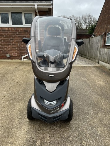 Drive royale with canopy - drive,