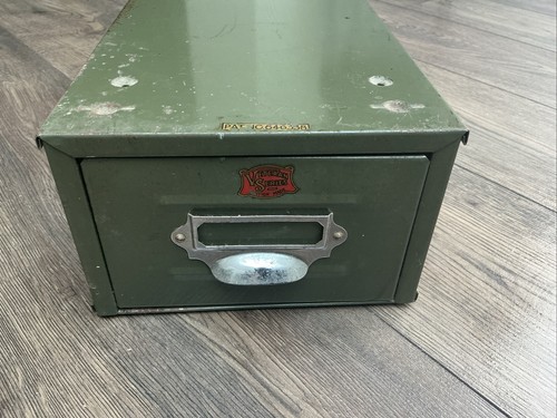 Vintage green metal index - green,