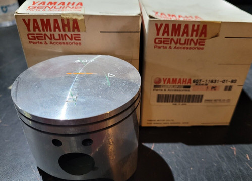 Piston genuine yamaha - yamaha, gp1300r