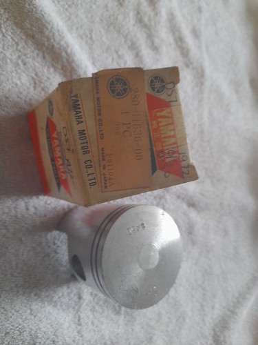 Yamaha ds7 yds7 piston - ds7, genuine