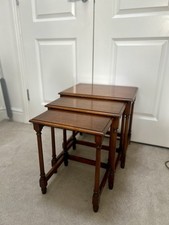 Elegant Vintage Mahogany-Style
