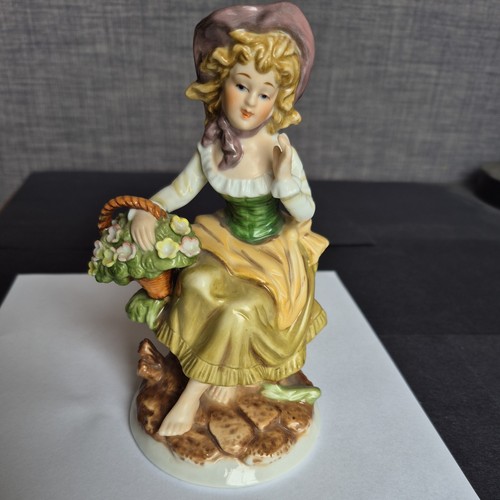 Alfretto porcelain figurine - porcelain,